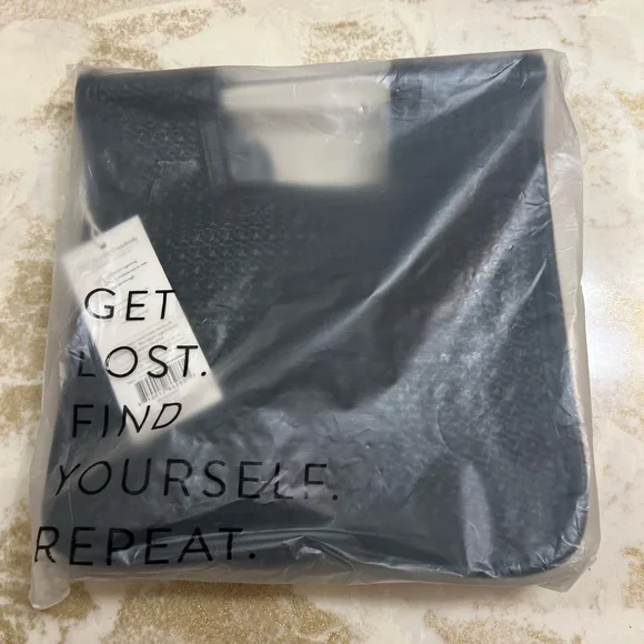 Beis The Naturals Crossbody in Black